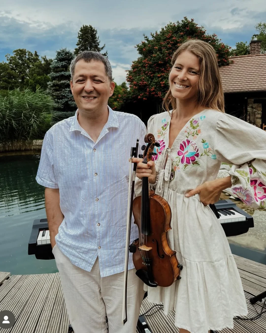 PV Acoustic: violiste Victoria Linnen & pianist Peter Zbranek, Coverband in Bratislava