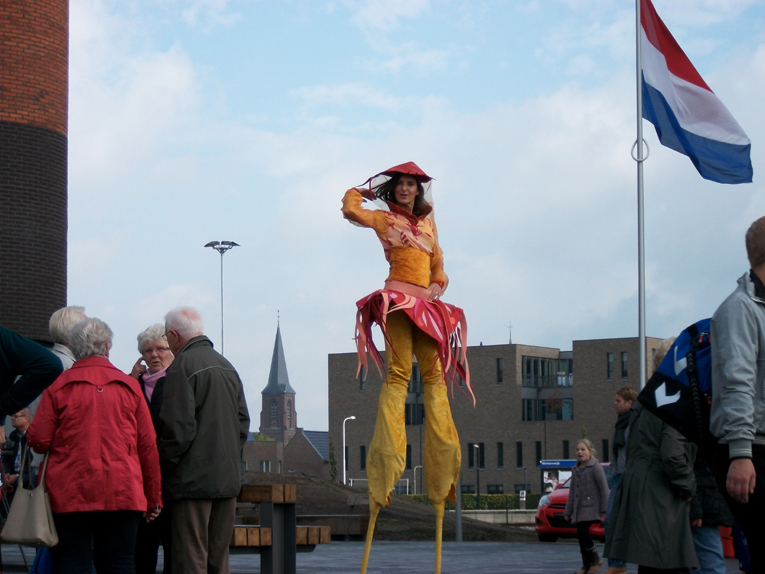 Raaf Theater (Walt Raaf), steltloper in Winterswijk