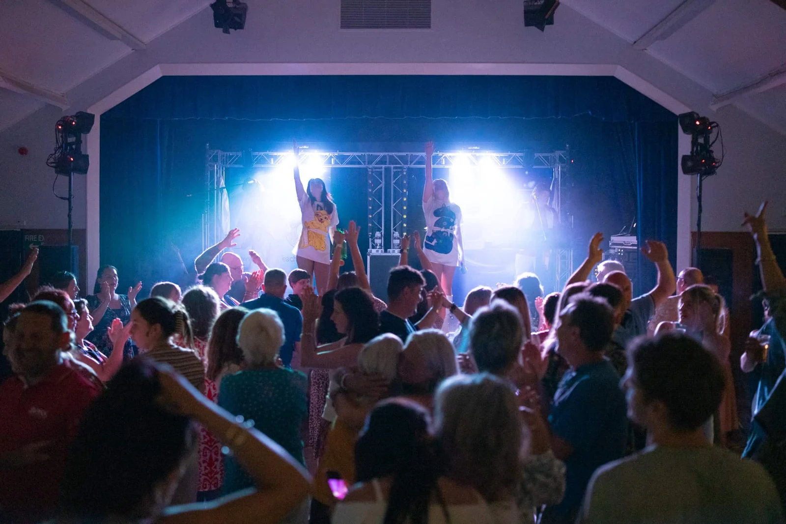 The ABBA Tribute Band, Tribuuttibändi, Derby