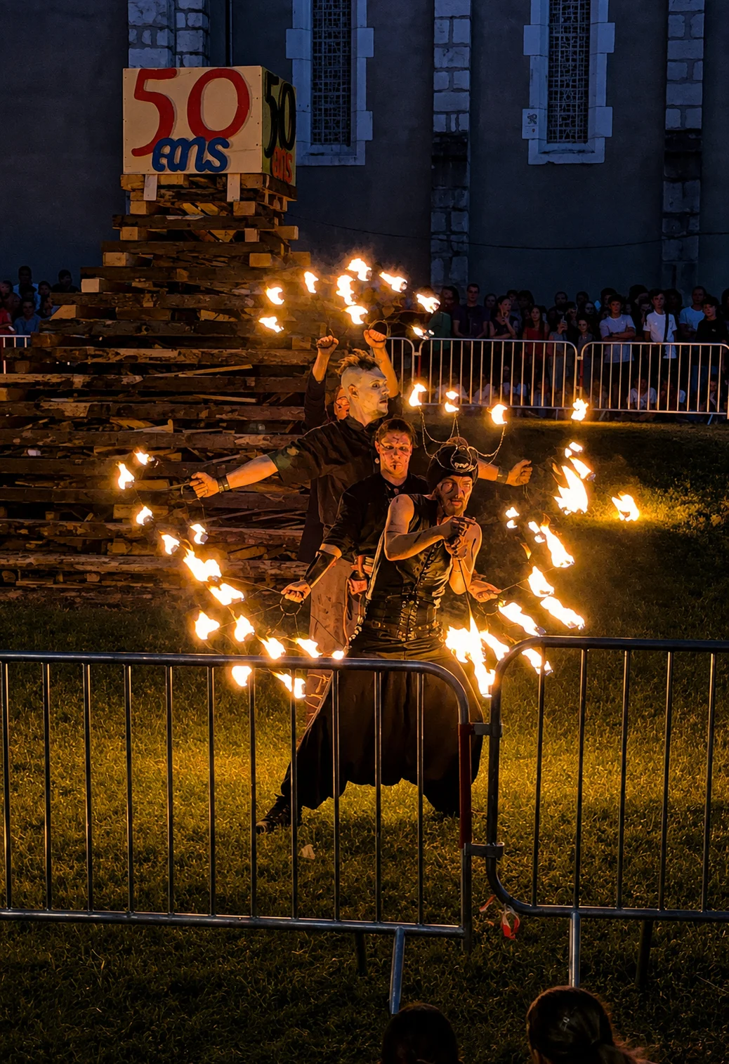 Gezelschap La Tribe Performance, Vuurspuwer in Lyon