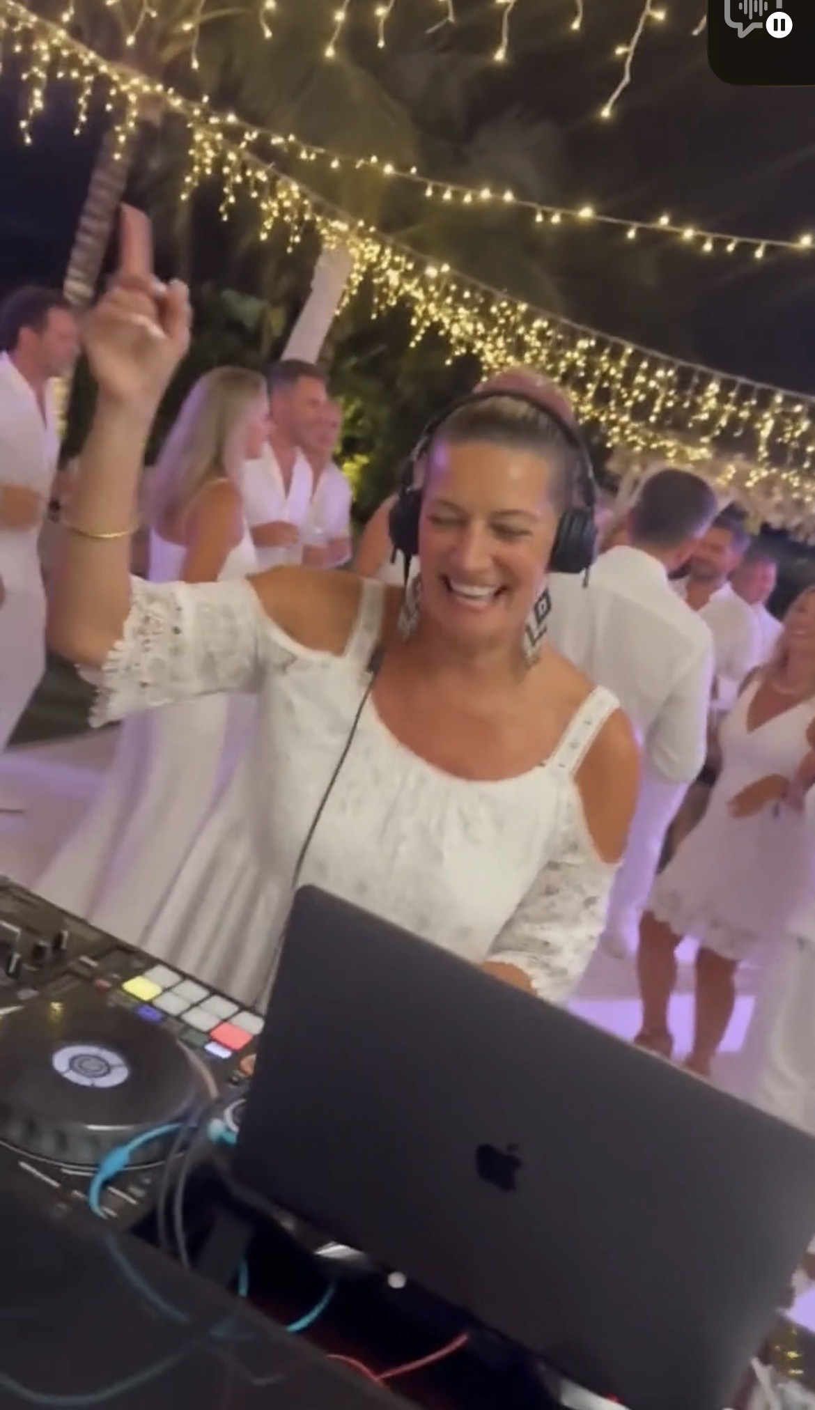 Patta – pjevačica i DJane, DJ s glazbenikom uživo (DJ + saksofon), Köln