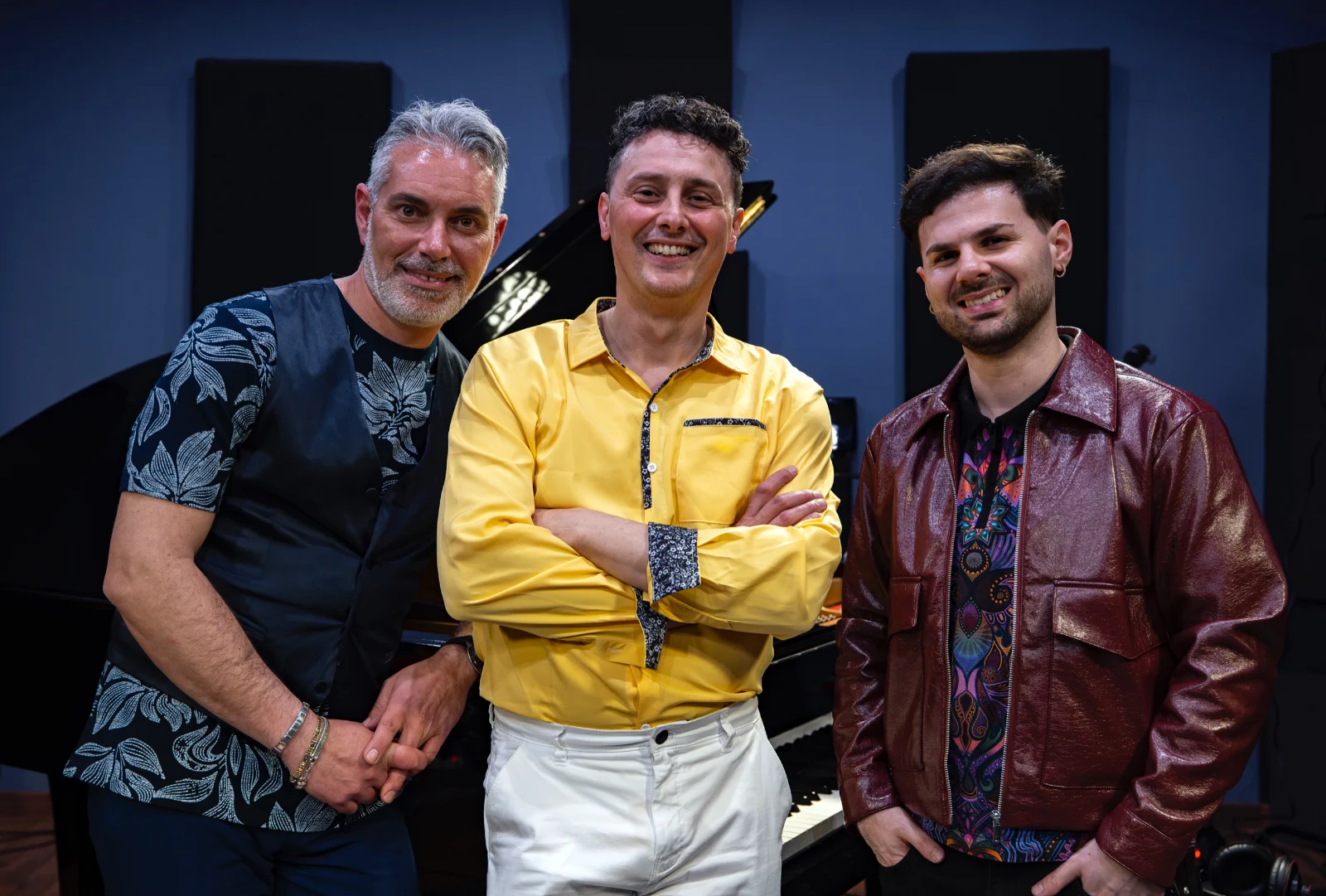 CRICKETS TRIO, Band a In tutta Italia e all'Estero