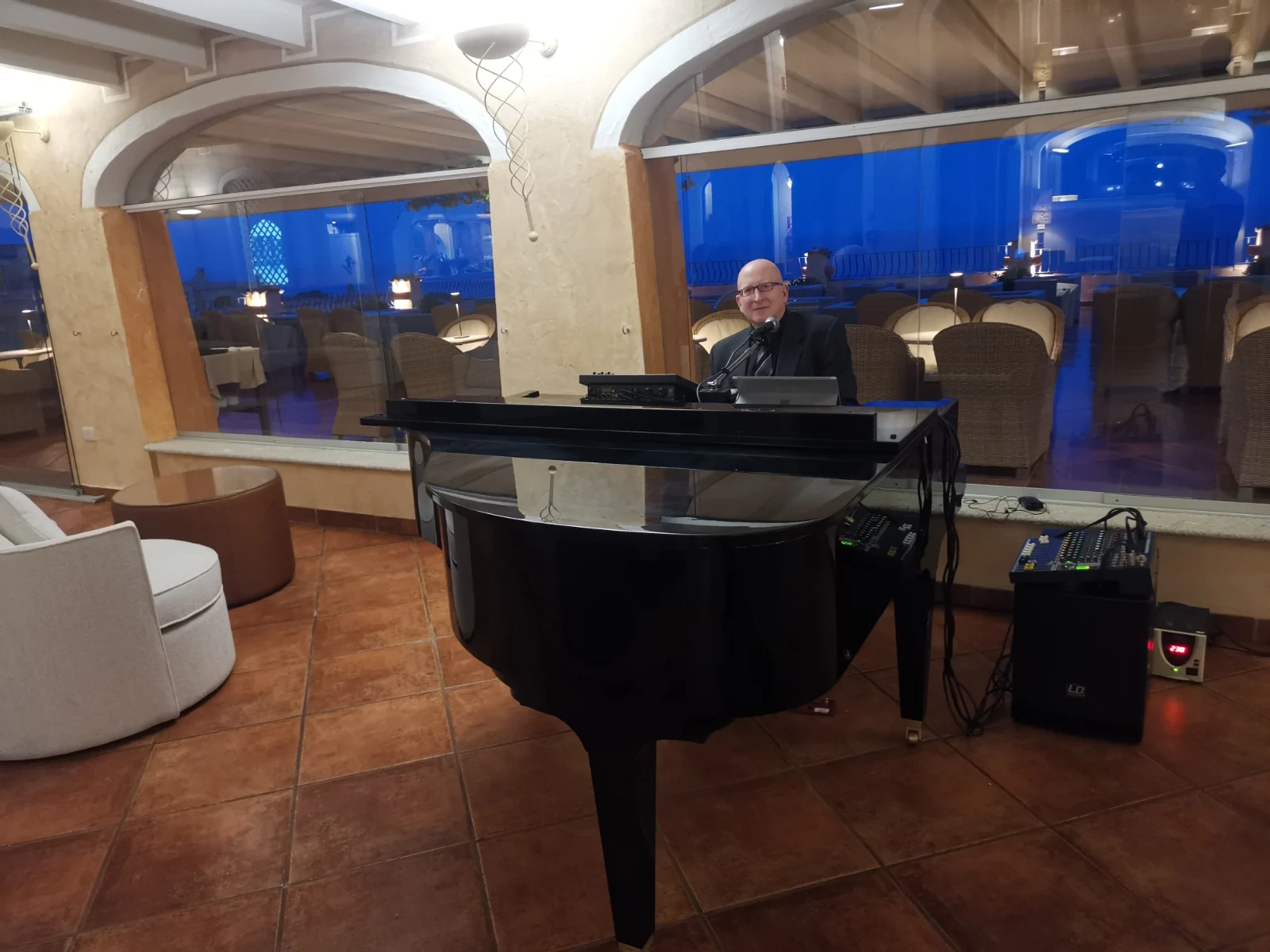 Joe Traversa, Cantante (uomo) a Milano